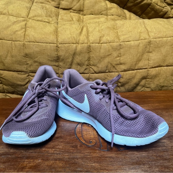 Nike Shoes - Picture 2 of 4